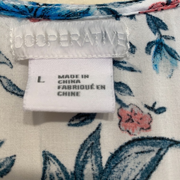 Cooperative | UO Floral Cropped Floaty Tank Top - Picture 5 of 6